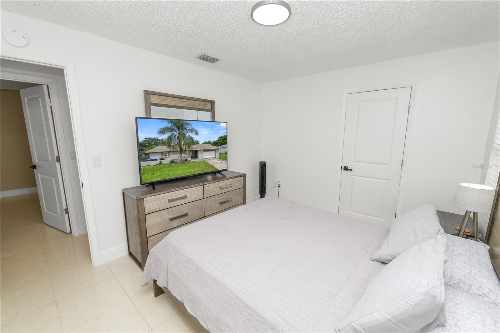 2008 N CRYSTAL LAKE DR, LAKELAND, FL, 33801