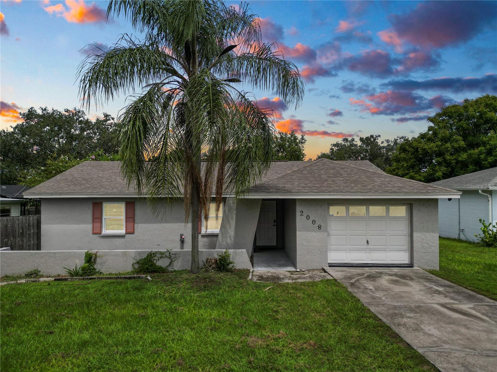 2008 N CRYSTAL LAKE DR, LAKELAND, FL, 33801