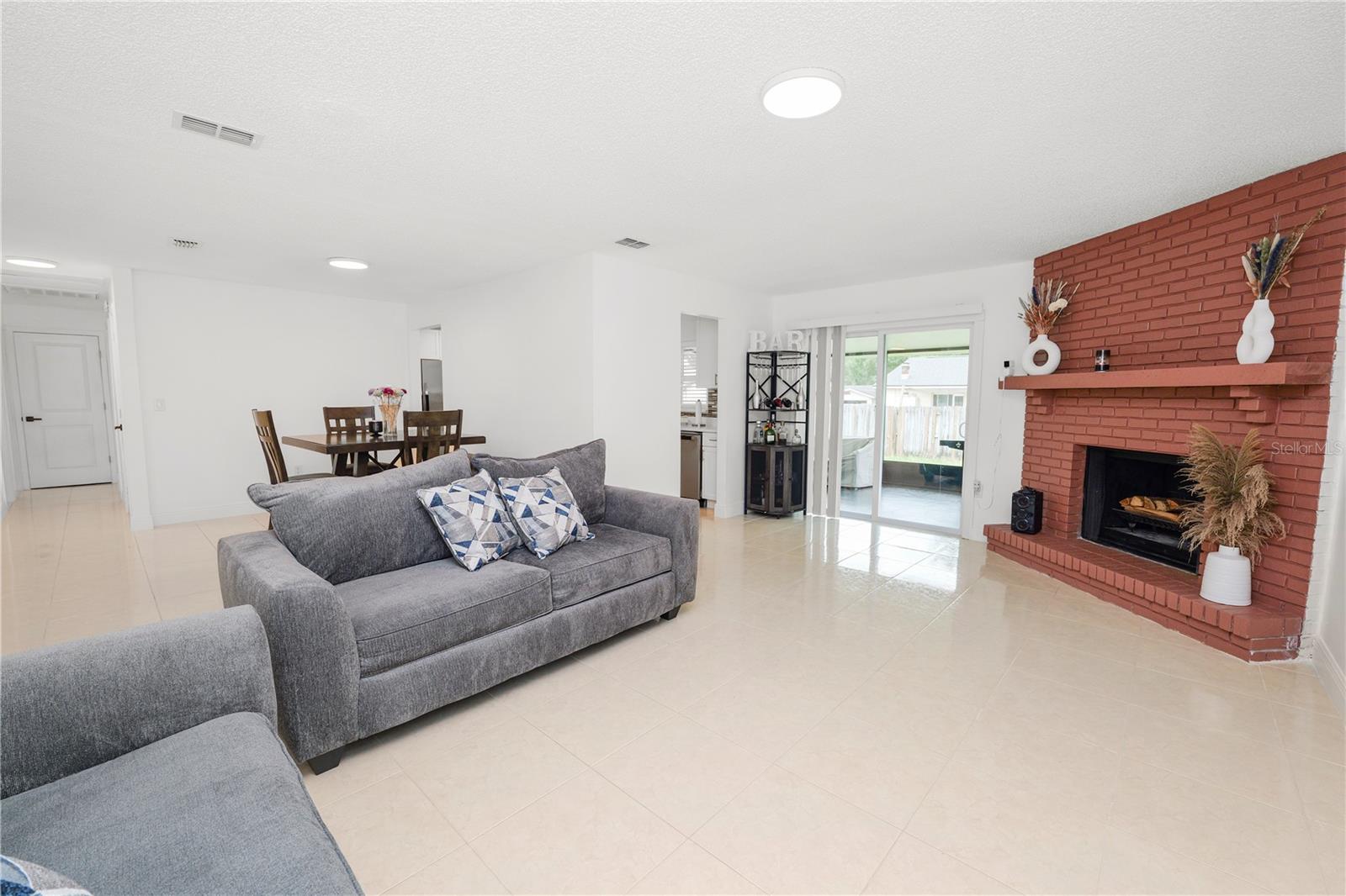 2008 N CRYSTAL LAKE DR, LAKELAND, FL, 33801