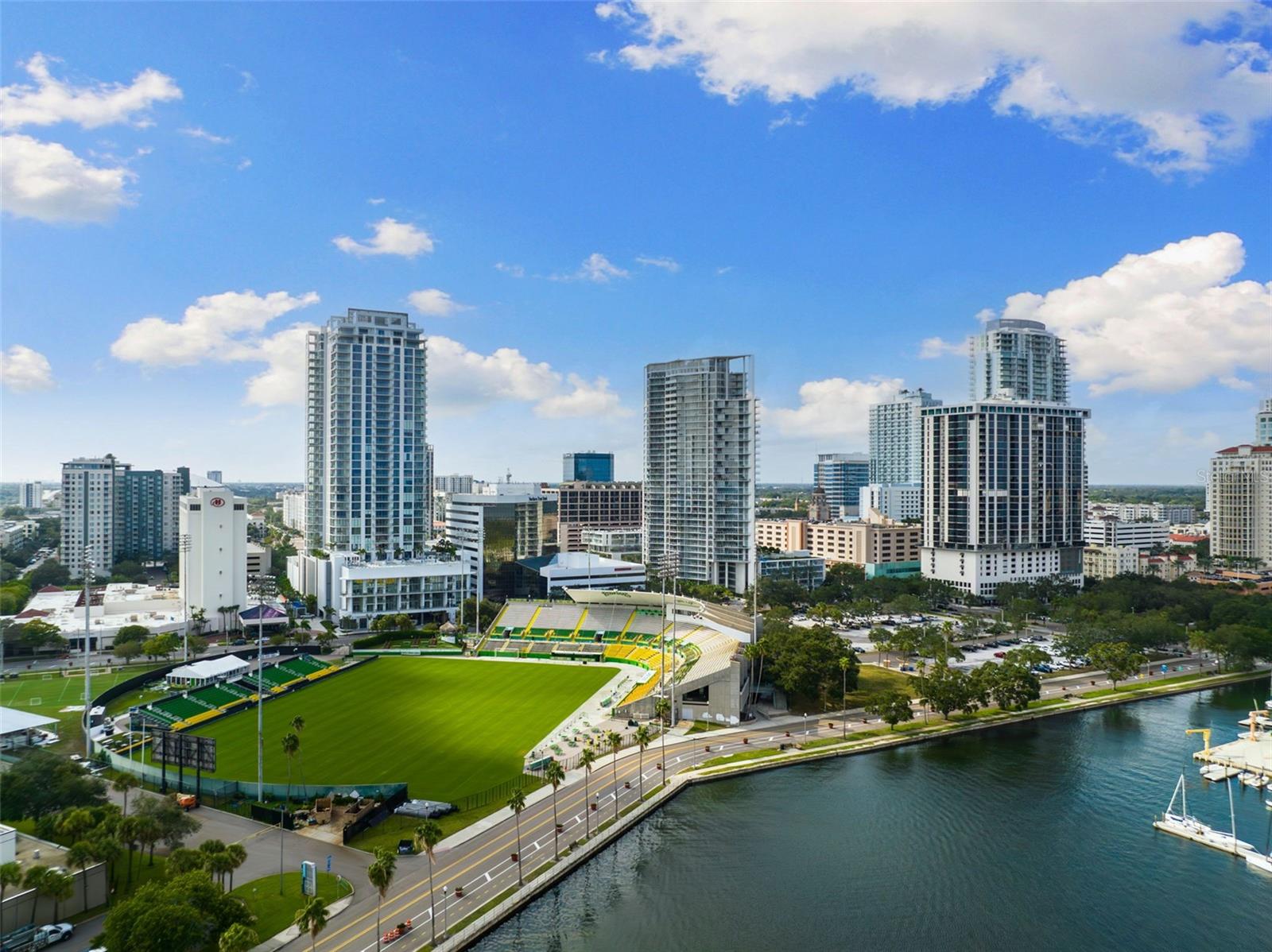 Less than 15 mins from Downtown St.Pete