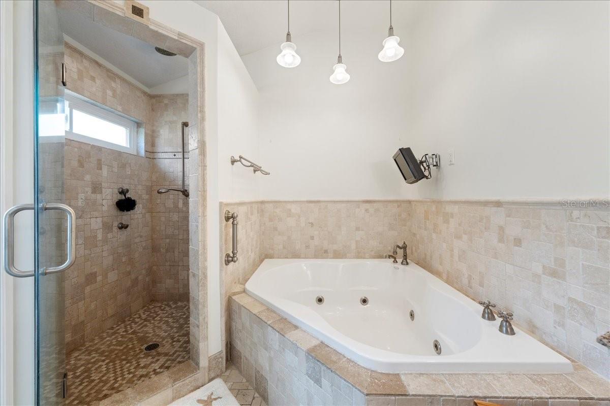 317 TAVERNIER DR, OLDSMAR, FL, 34677