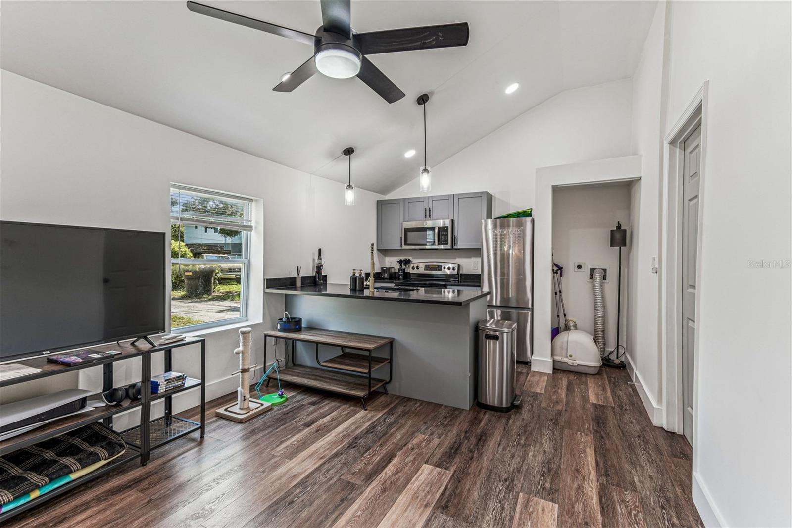 4424 S 1ST AVE S, ST PETERSBURG, FL, 33711