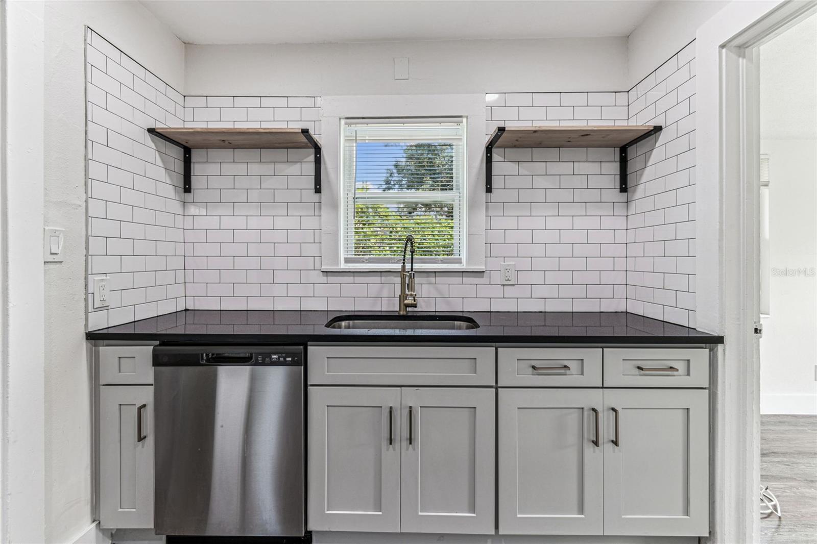 4424 S 1ST AVE S, ST PETERSBURG, FL, 33711