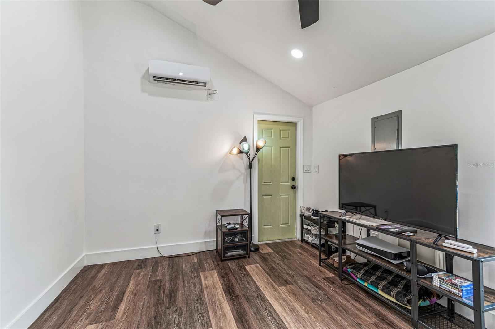 4424 S 1ST AVE S, ST PETERSBURG, FL, 33711