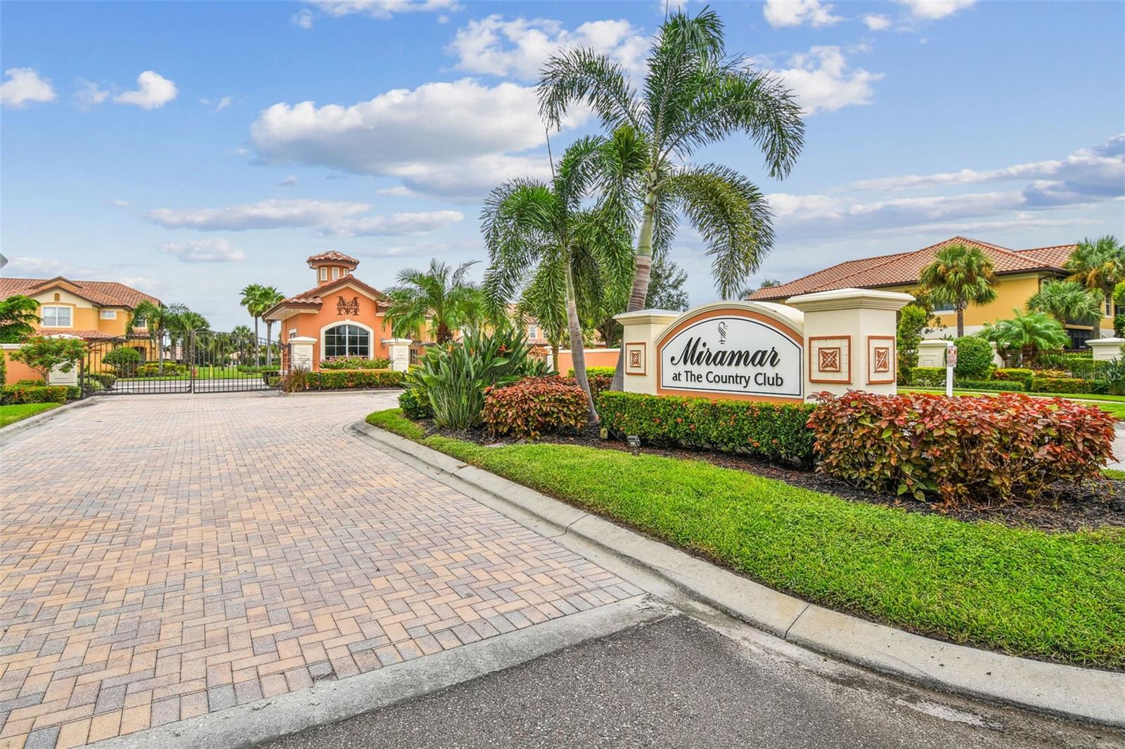 8161 MIRAMAR WAY #8161, LAKEWOOD RANCH, FL, 34202
