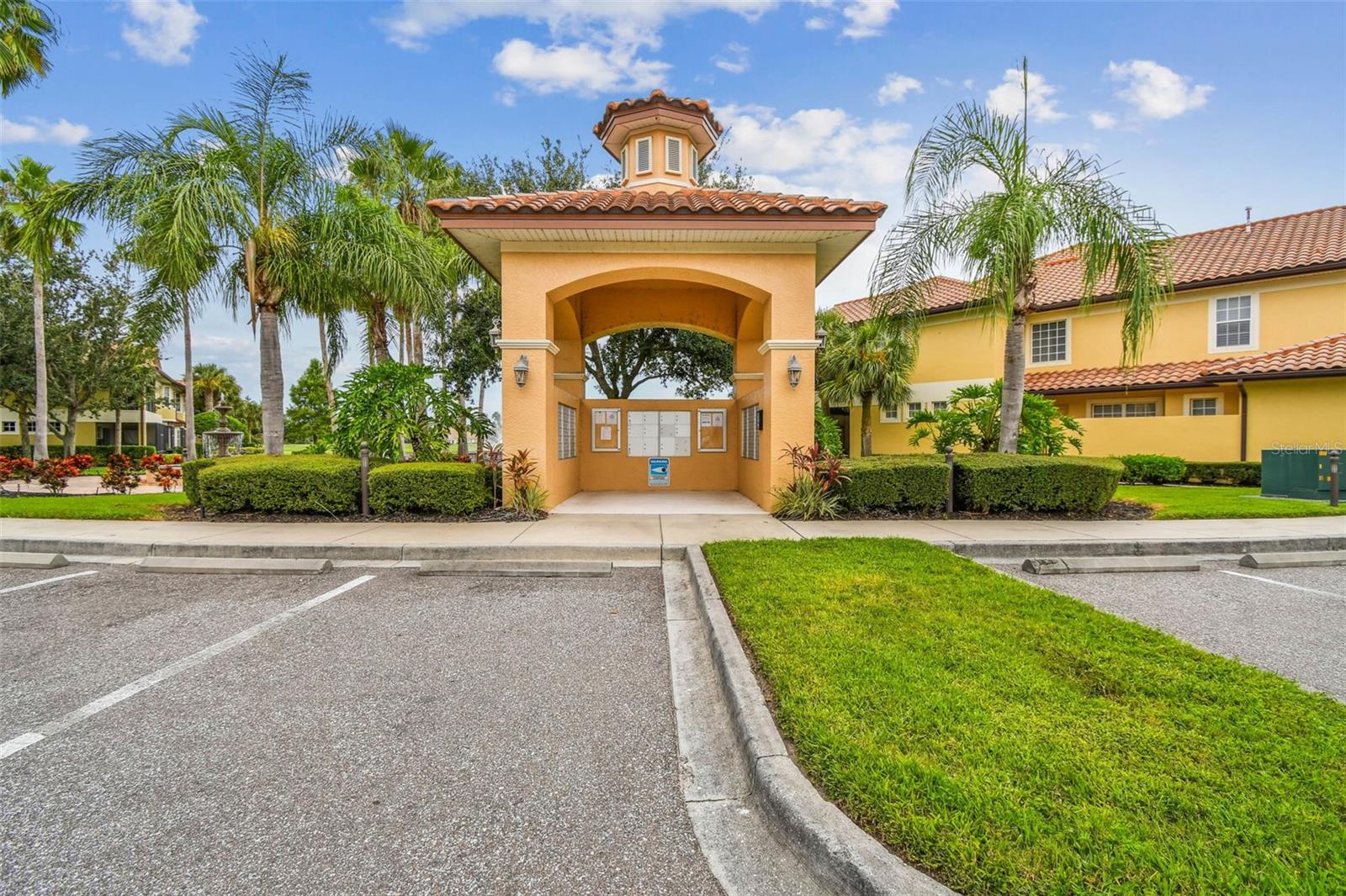 8161 MIRAMAR WAY #8161, LAKEWOOD RANCH, FL, 34202