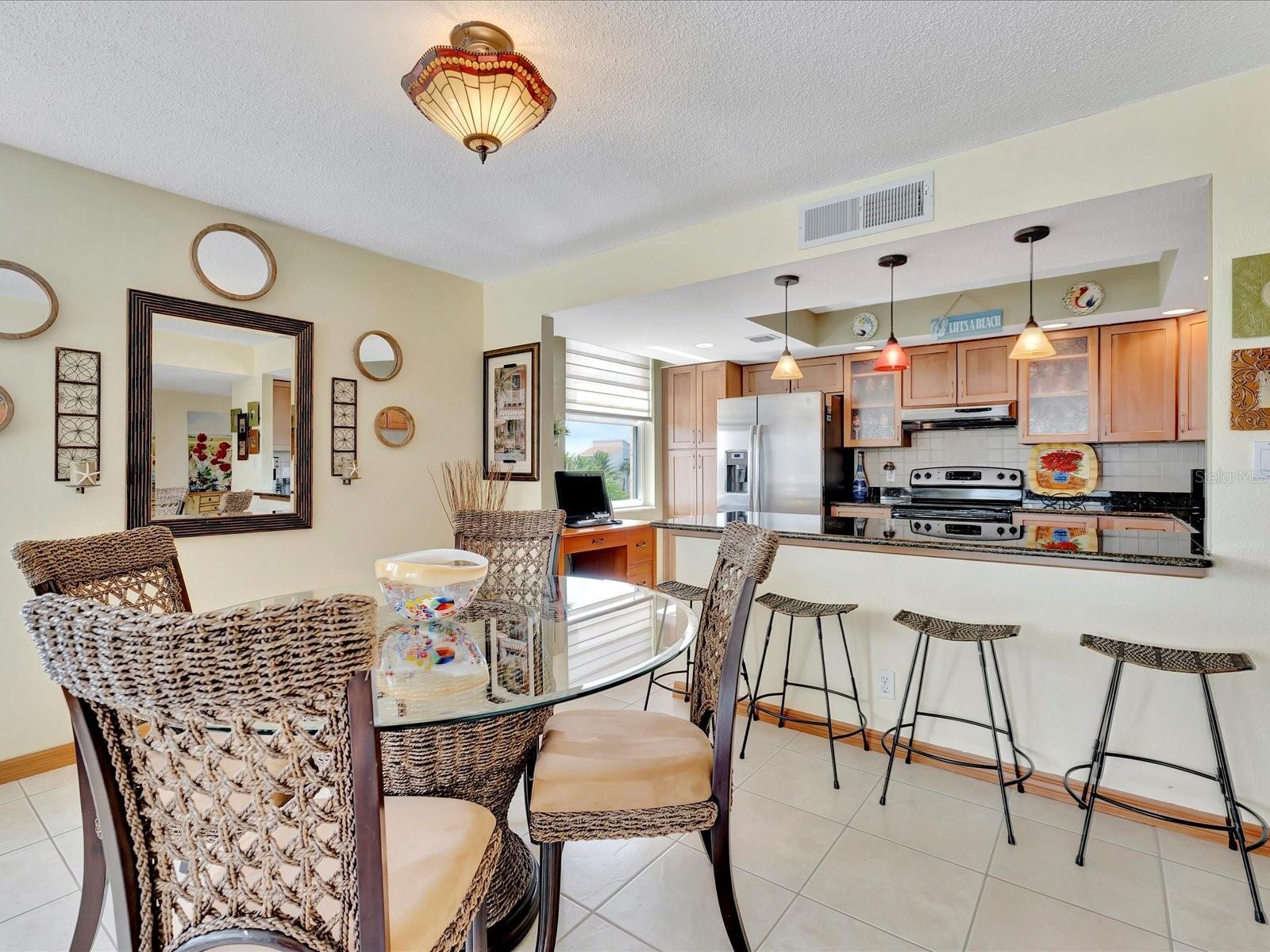 1400 GULF BLVD #204, CLEARWATER BEACH, FL, 33767