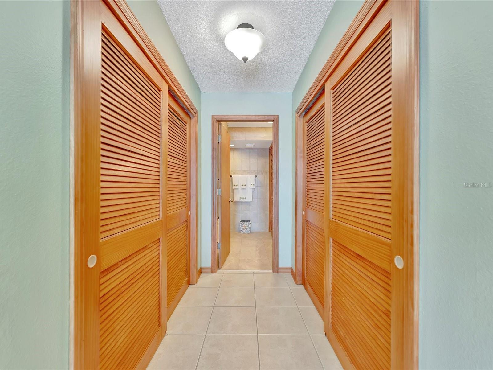 1400 GULF BLVD #204, CLEARWATER BEACH, FL, 33767