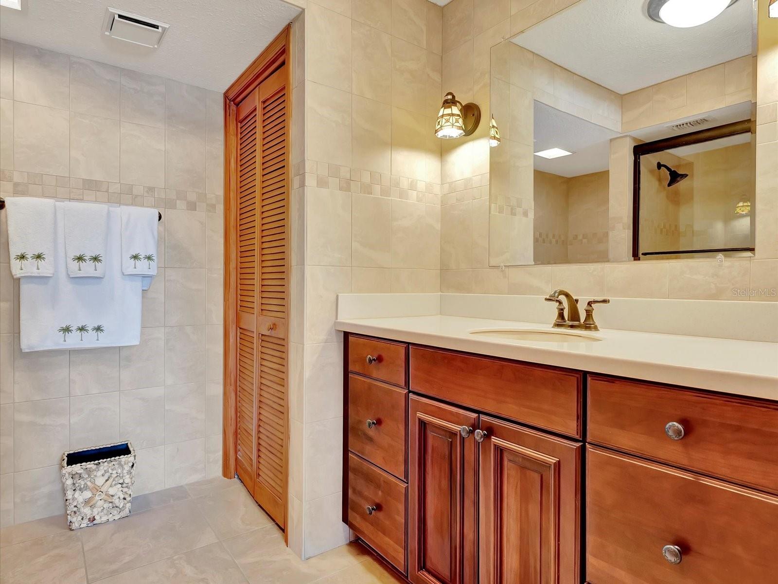 1400 GULF BLVD #204, CLEARWATER BEACH, FL, 33767