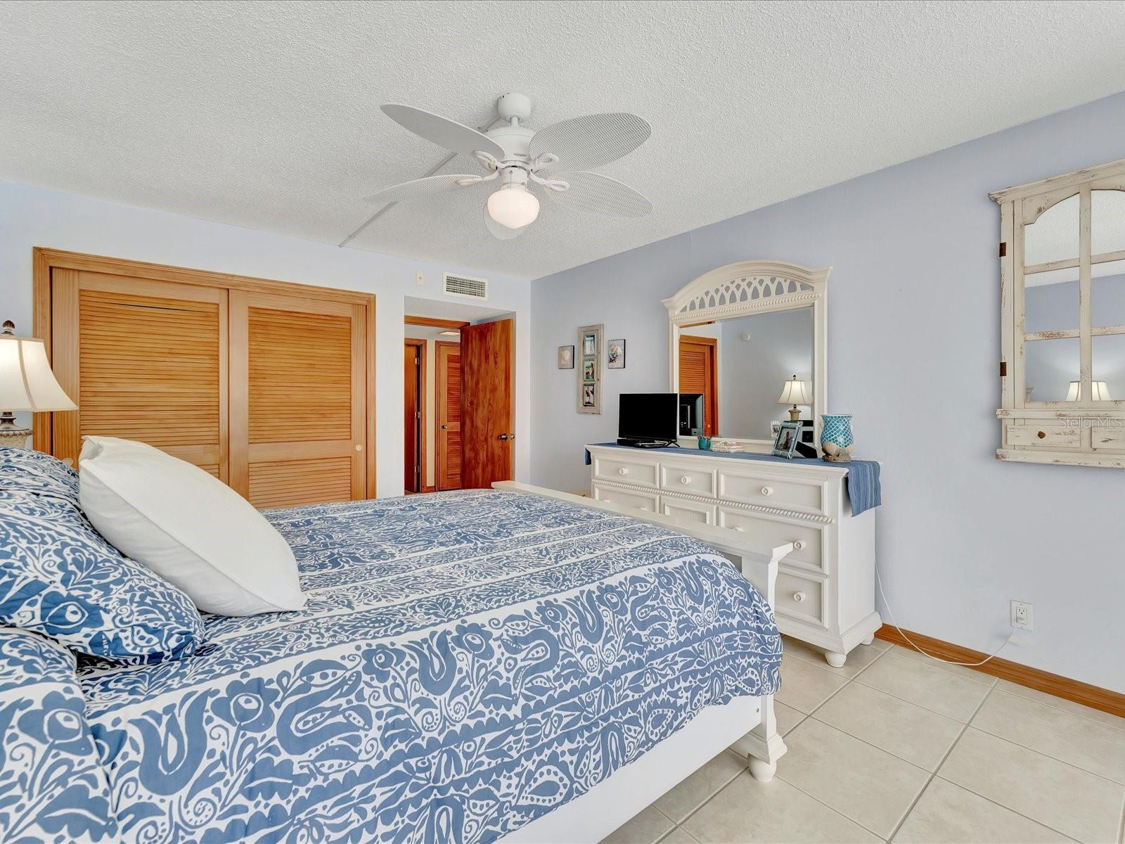1400 GULF BLVD #204, CLEARWATER BEACH, FL, 33767