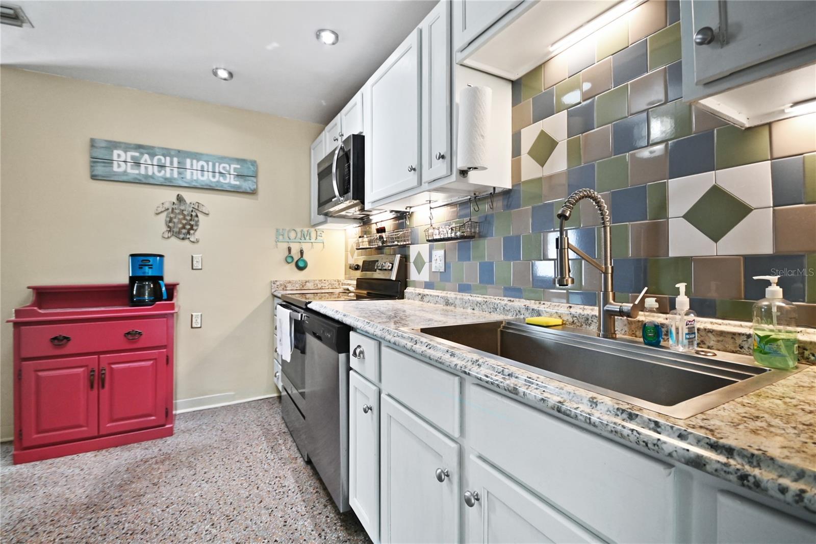 121 E YELKCA TER, EDGEWATER, FL, 32132