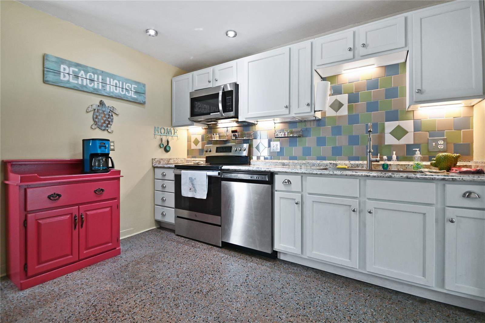 121 E YELKCA TER, EDGEWATER, FL, 32132