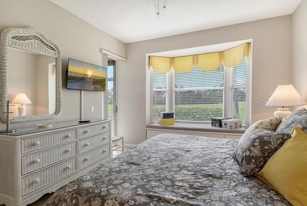 9641 CASTLE POINT DR #1215, SARASOTA, FL, 34238