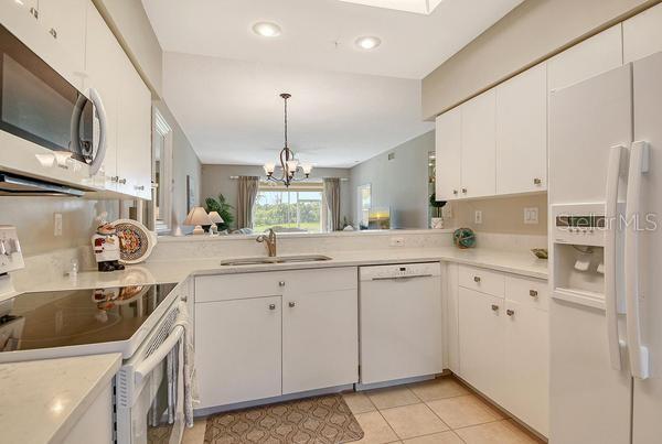 9641 CASTLE POINT DR #1215, SARASOTA, FL, 34238