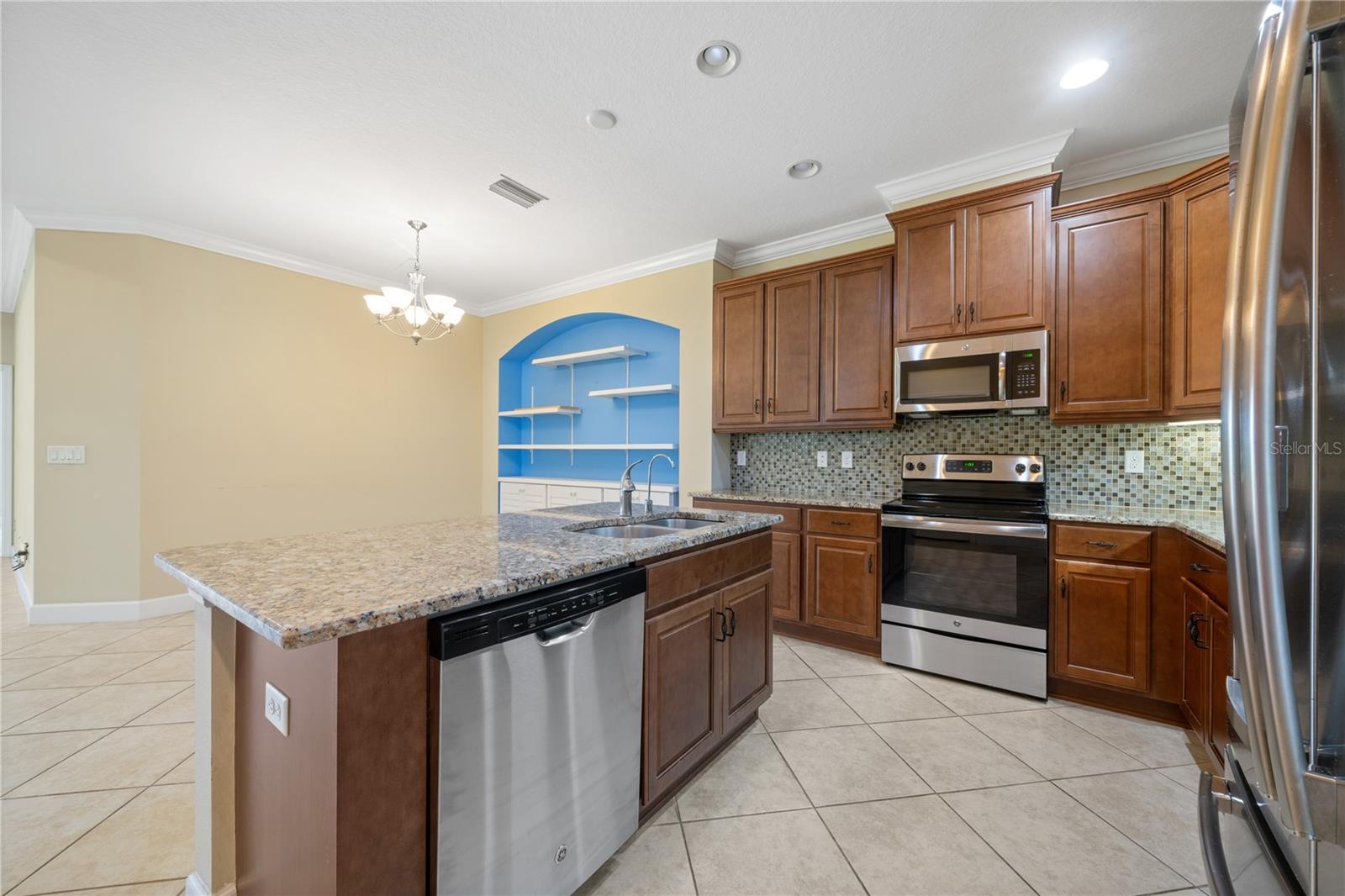 802 CHIPPER DR, SUN CITY CENTER, FL, 33573