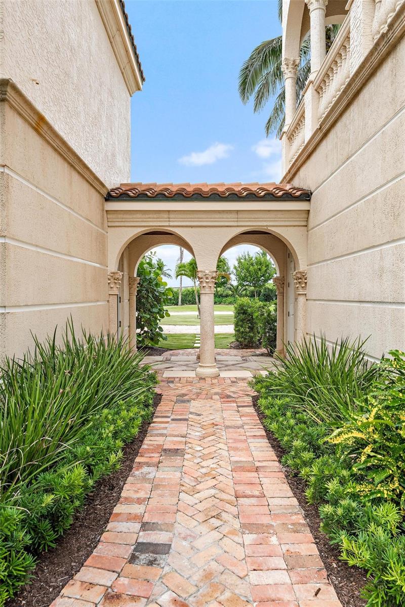 1025 NE DOUBLOON DR, STUART, FL, 34996