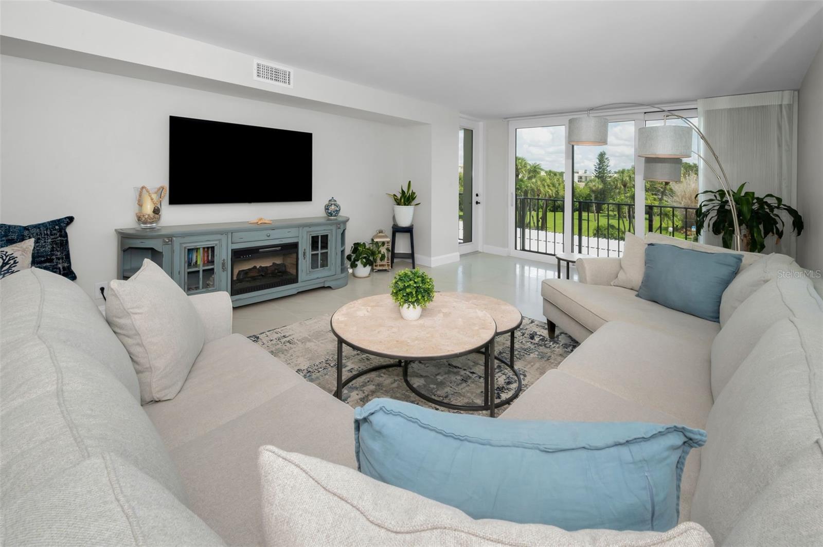 100 OAKMONT LN #307, BELLEAIR, FL, 33756