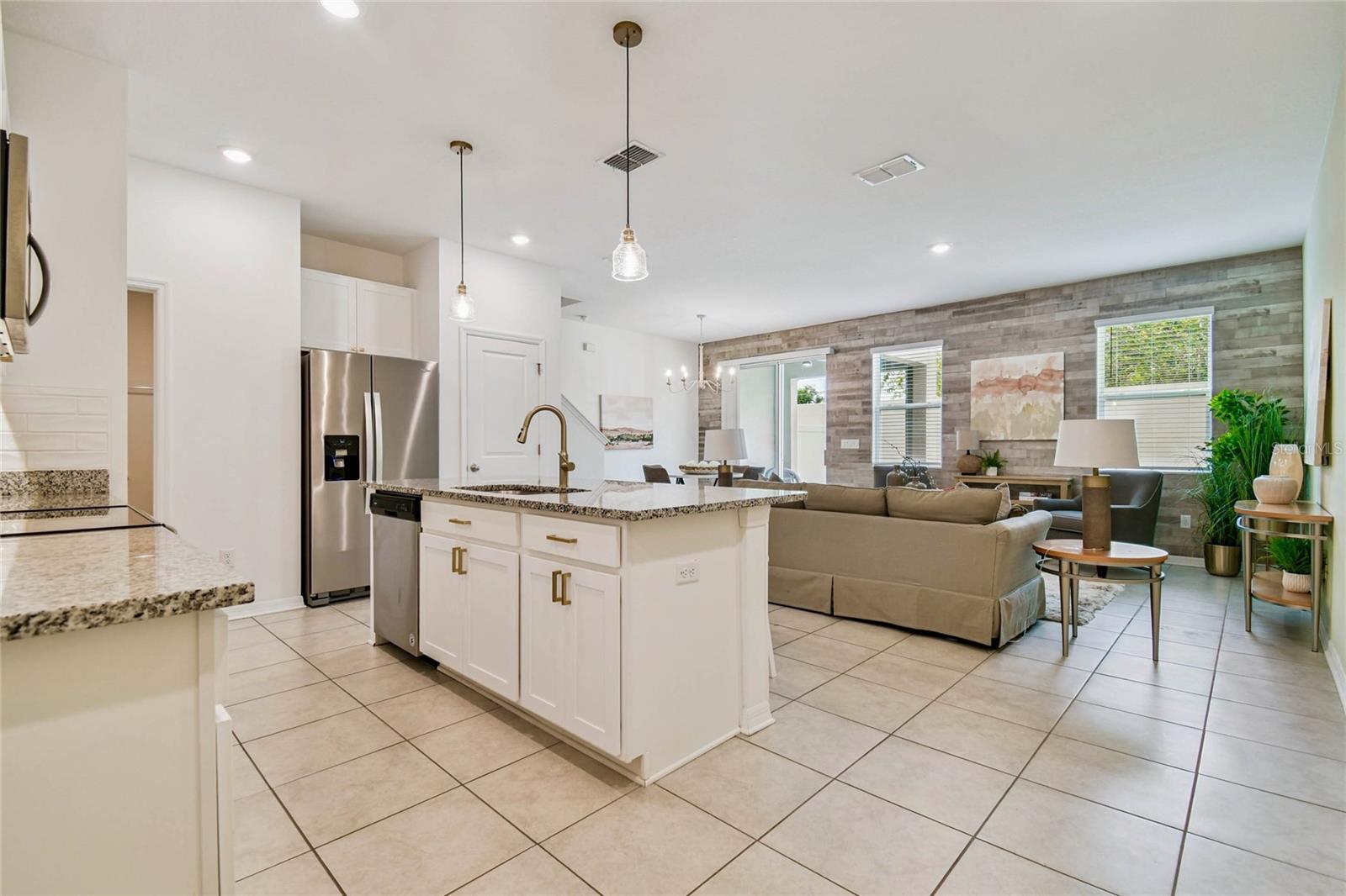 1018 ROSE BLOSSOM CT, TAMPA, FL, 33613