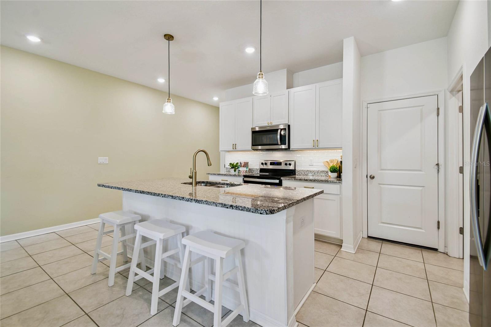 1018 ROSE BLOSSOM CT, TAMPA, FL, 33613