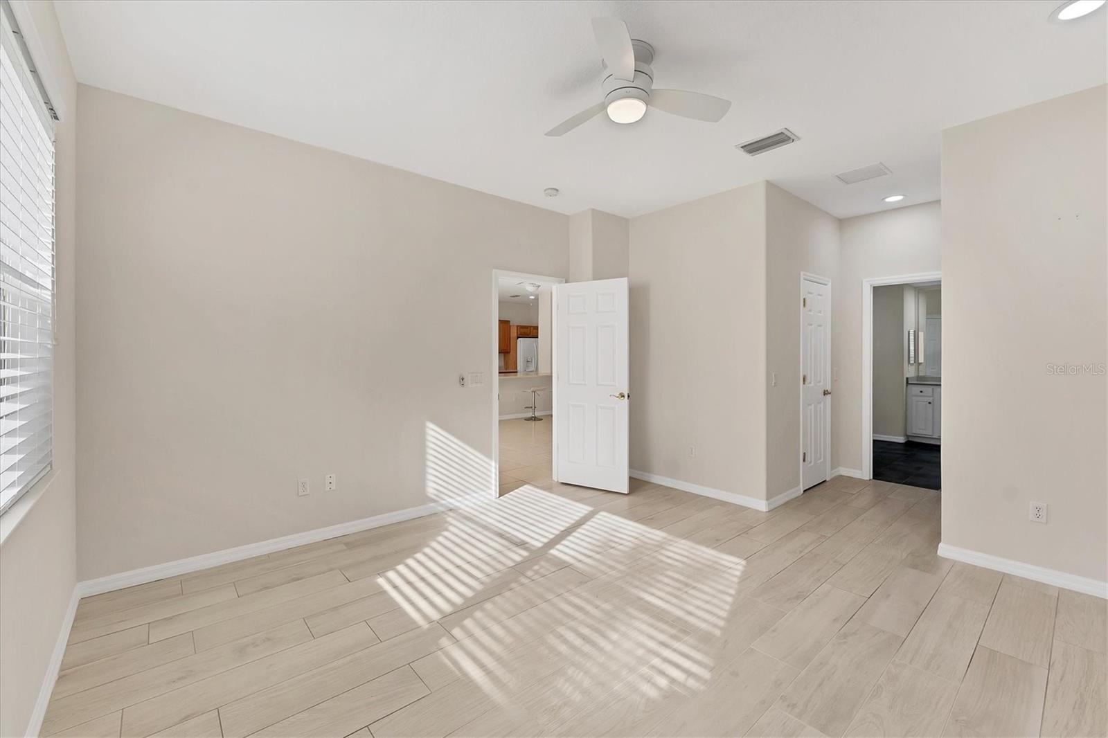 A4664292 Property Photo