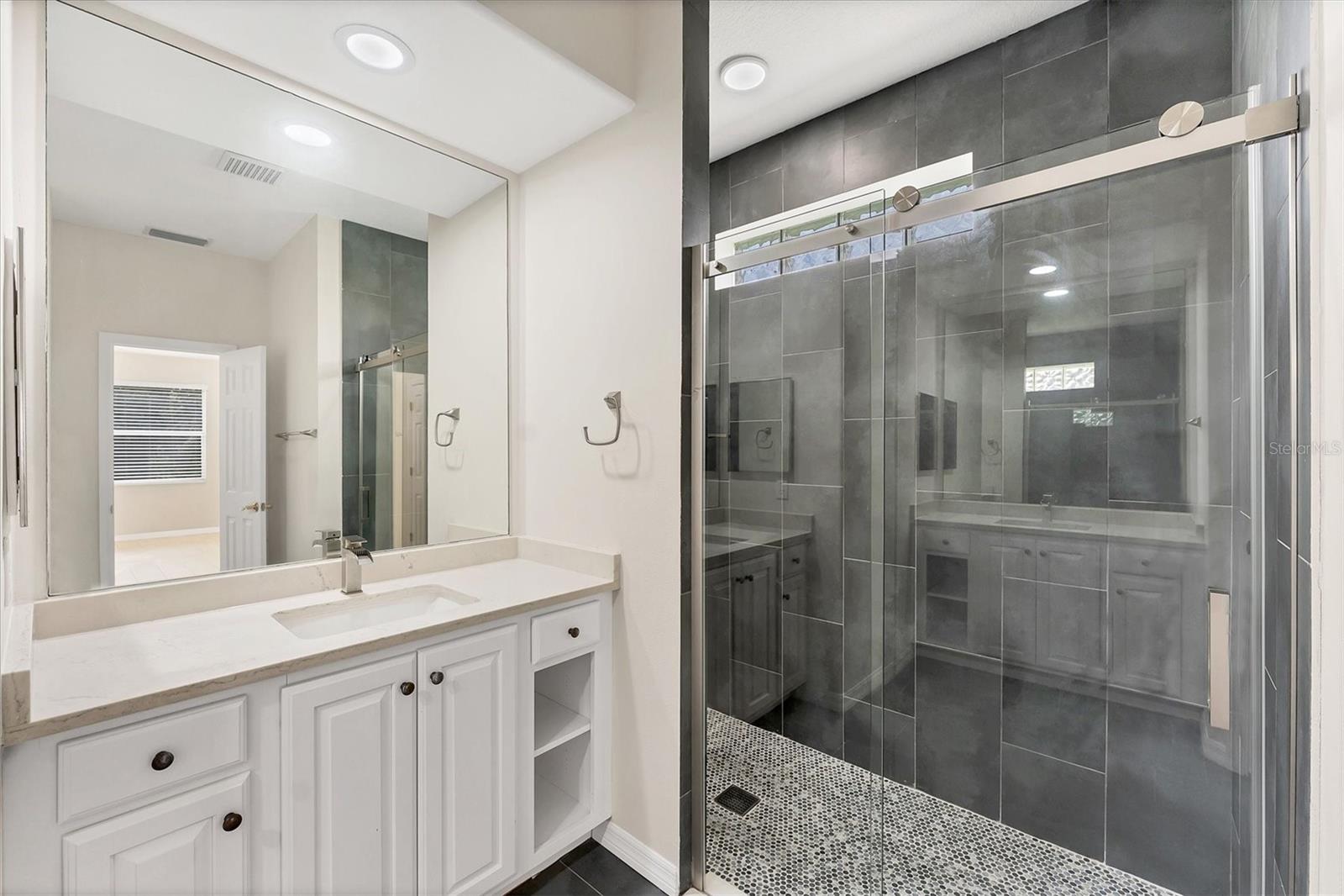 A4664292 Property Photo