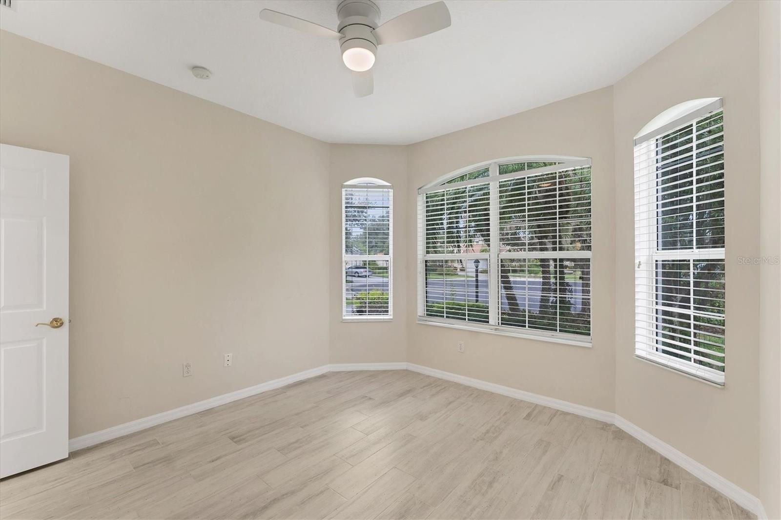 A4664292 Property Photo