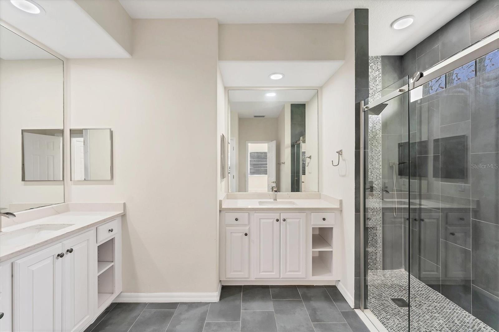 A4664292 Property Photo
