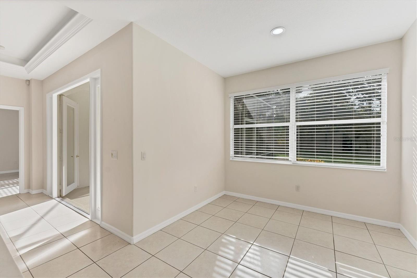 A4664292 Property Photo