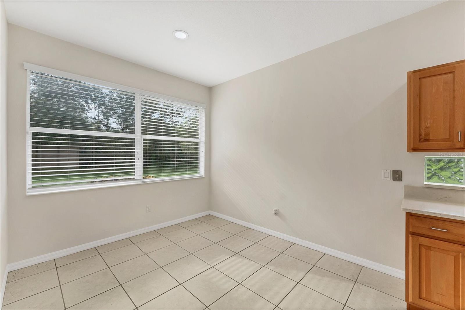 A4664292 Property Photo