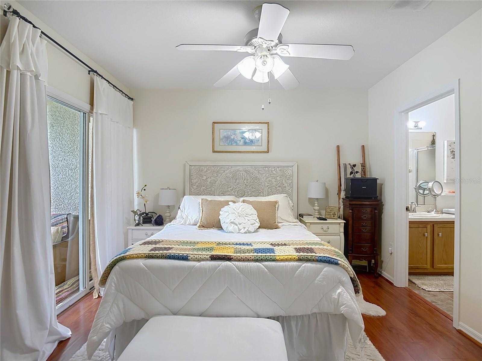 18510 PEBBLE LAKE CT, TAMPA, FL, 33647