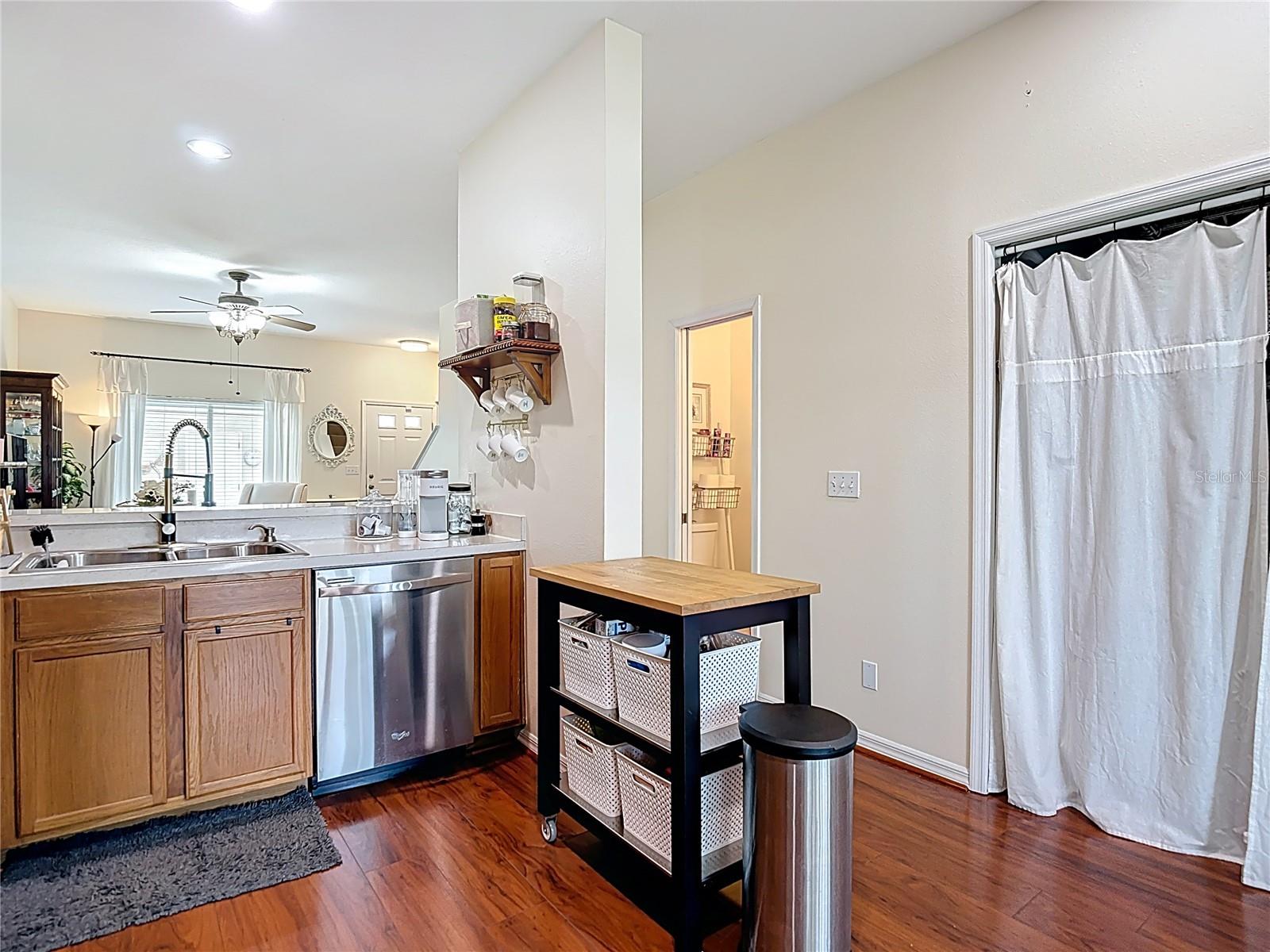 18510 PEBBLE LAKE CT, TAMPA, FL, 33647