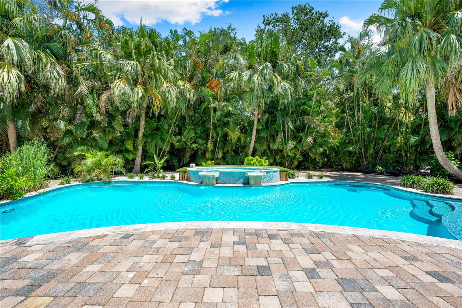 A4664295 Property Photo
