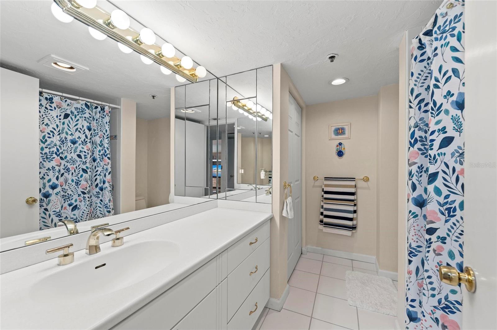 888 BLVD OF THE ARTS #303, SARASOTA, FL, 34236