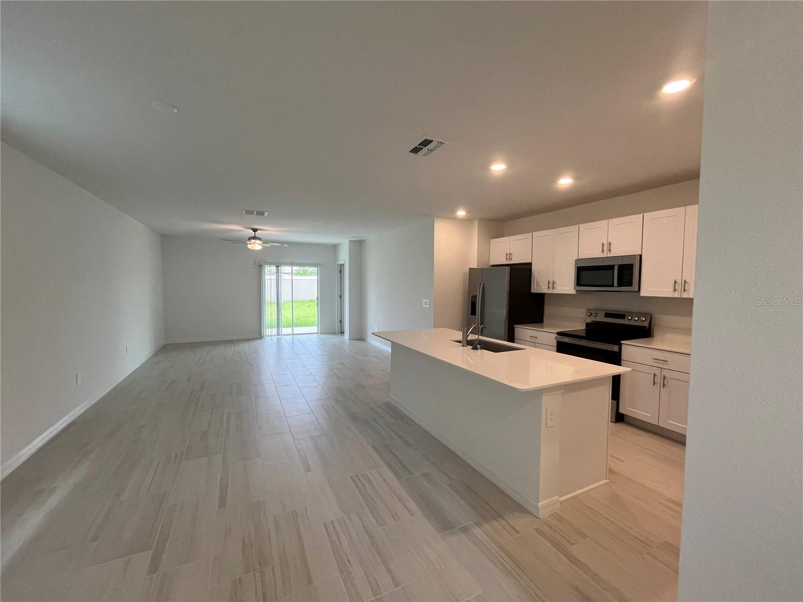 11340 RADIANT SHORE LOOP, SAN ANTONIO, FL, 33576