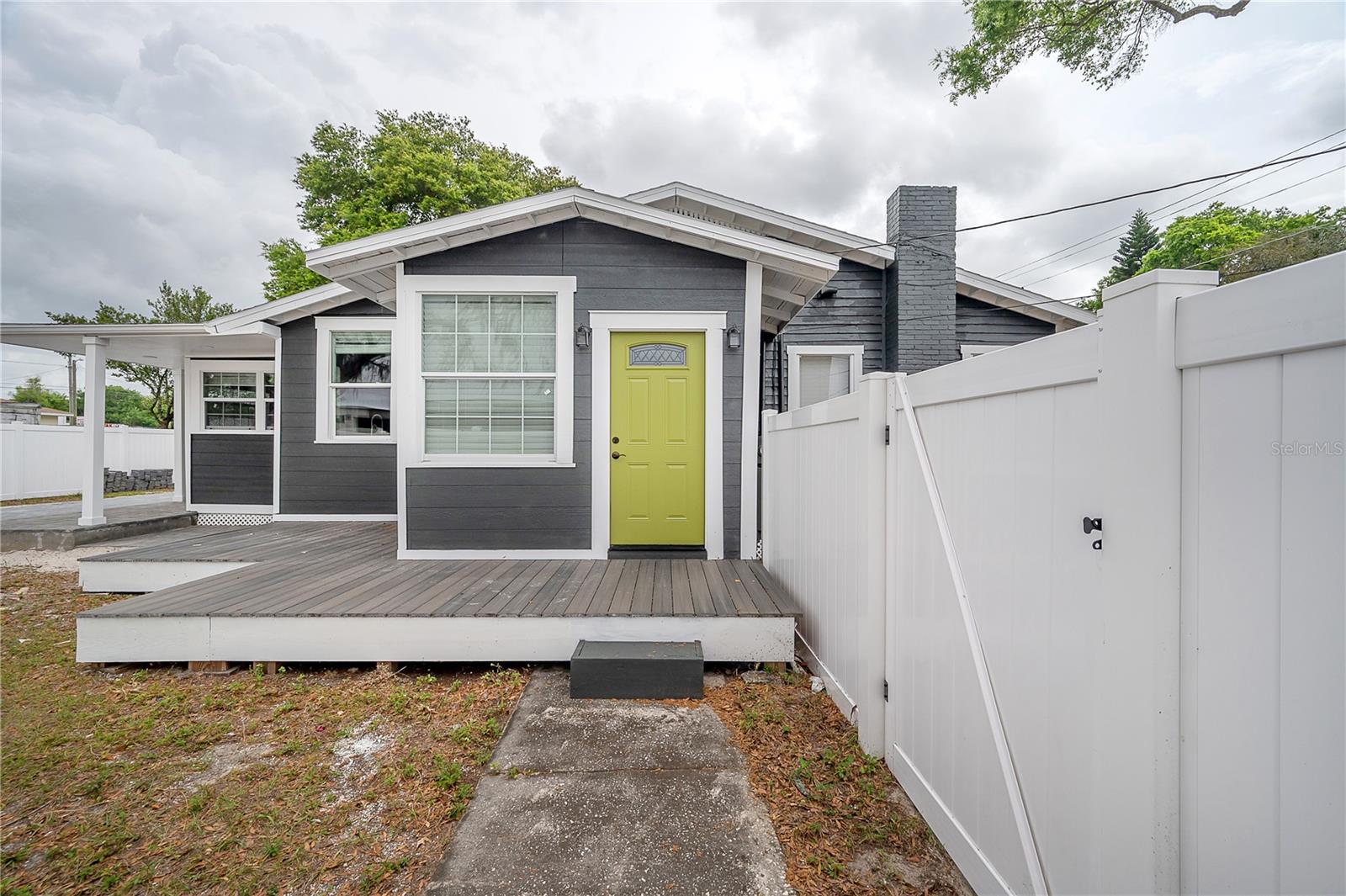 1202 E GIDDENS AVE, TAMPA, FL, 33603