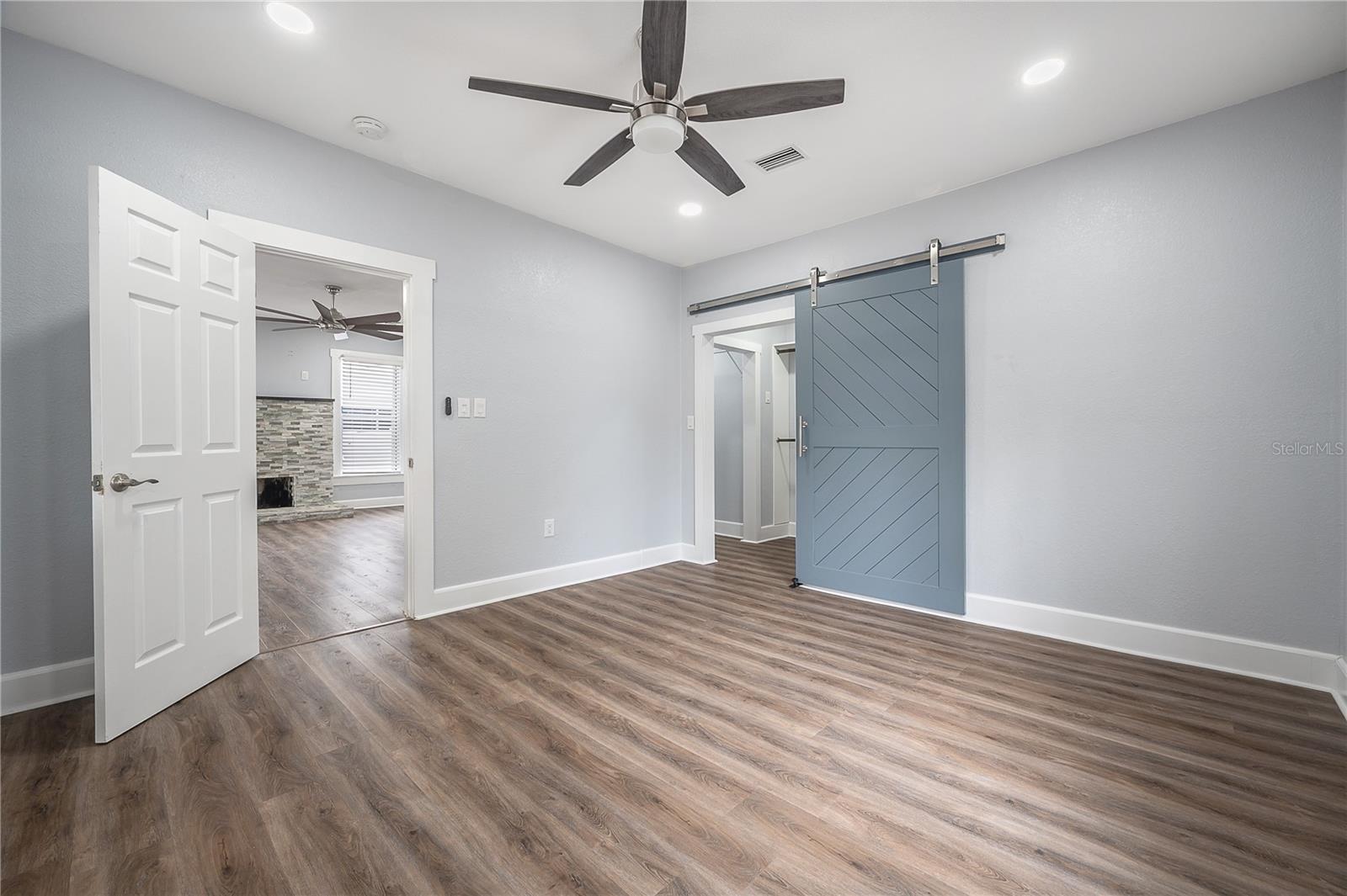 1202 E GIDDENS AVE, TAMPA, FL, 33603