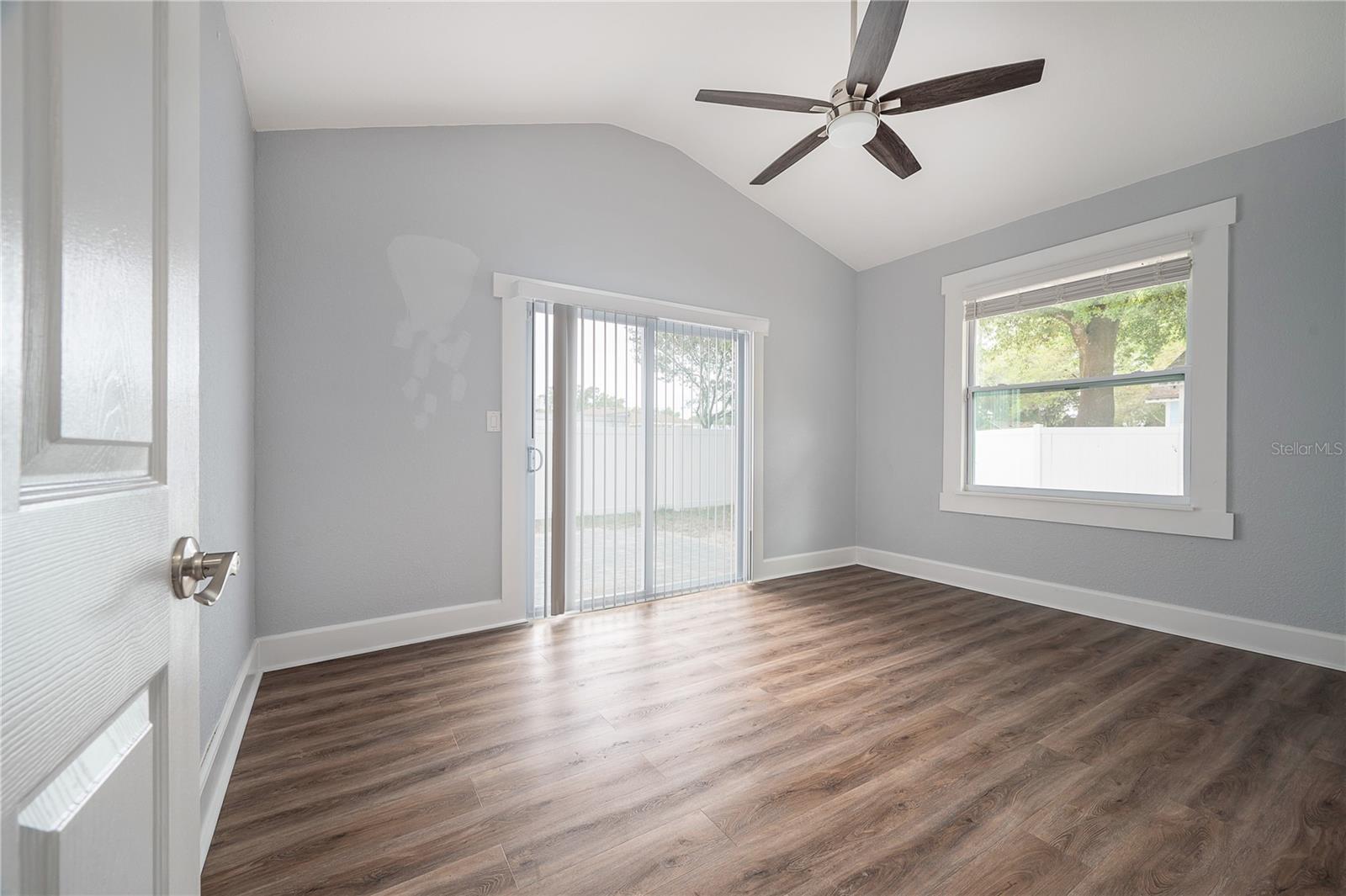 1202 E GIDDENS AVE, TAMPA, FL, 33603