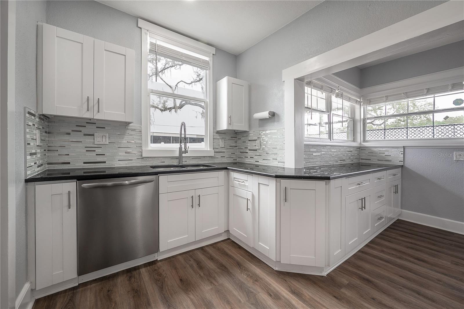 1202 E GIDDENS AVE, TAMPA, FL, 33603