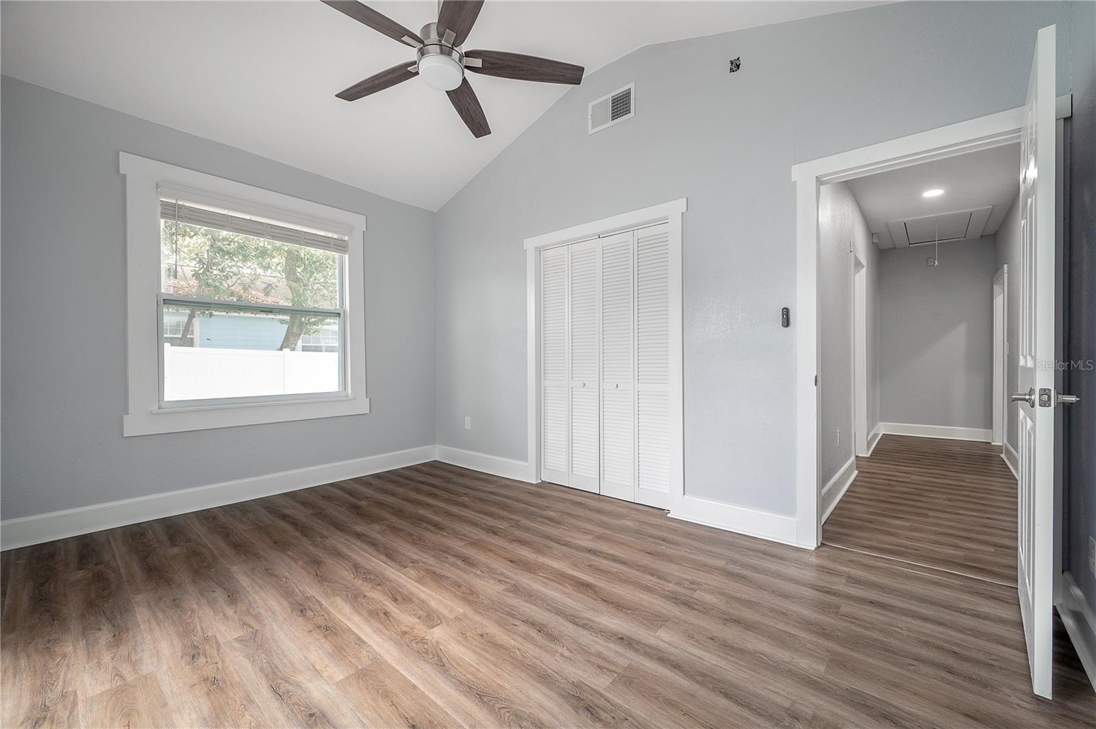 1202 E GIDDENS AVE, TAMPA, FL, 33603