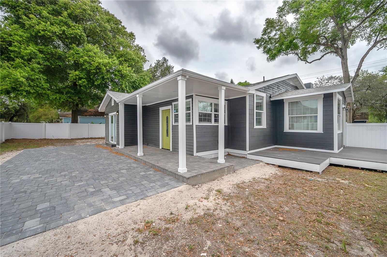 1202 E GIDDENS AVE, TAMPA, FL, 33603