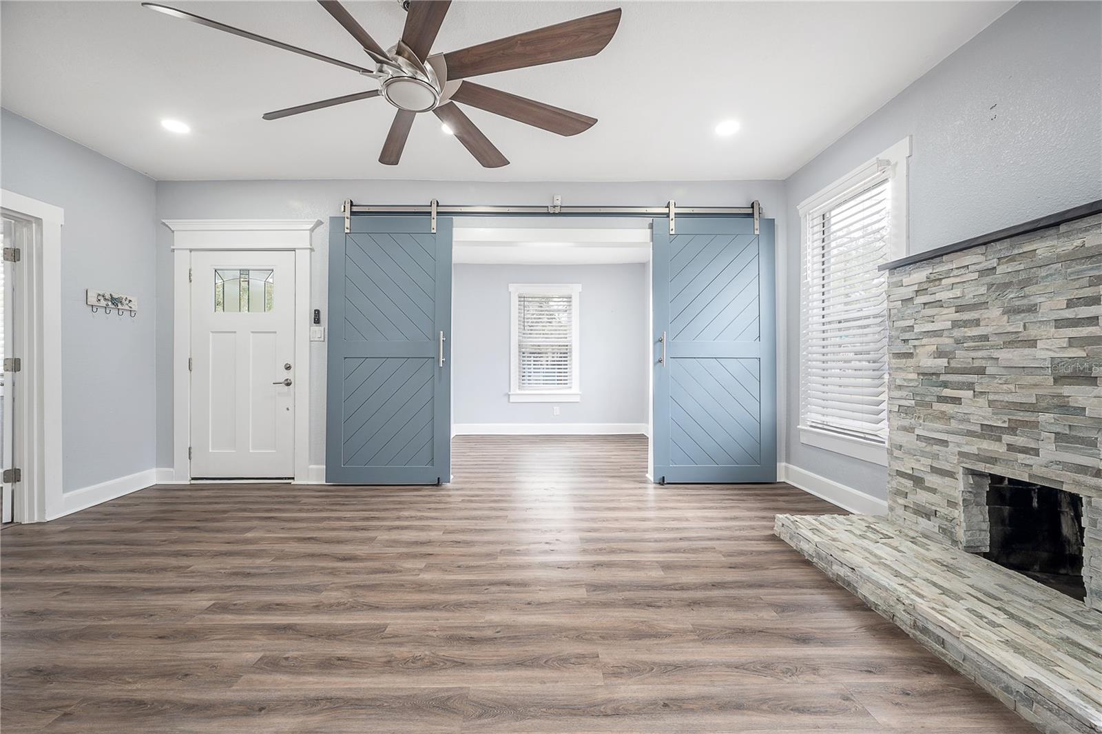 1202 E GIDDENS AVE, TAMPA, FL, 33603