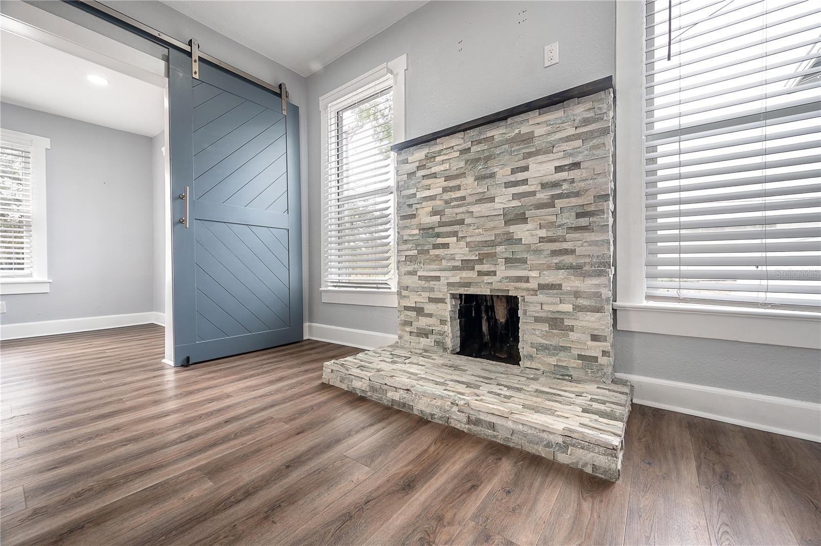 1202 E GIDDENS AVE, TAMPA, FL, 33603