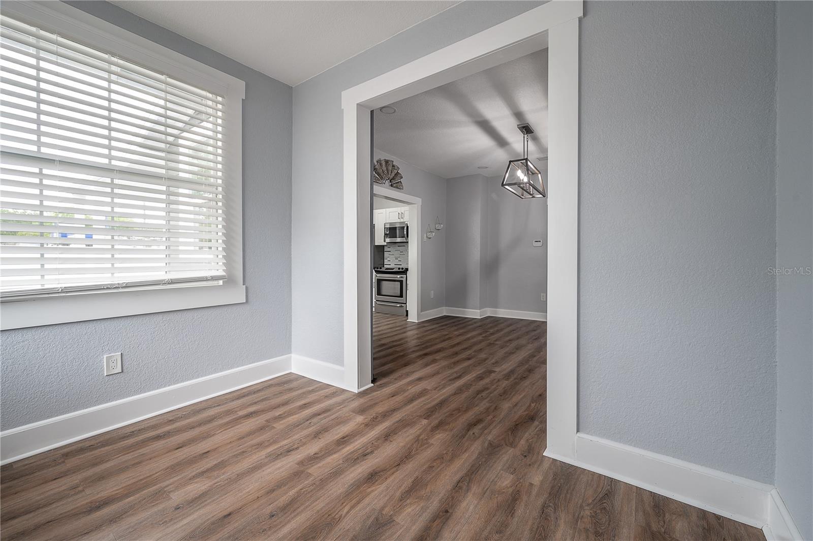 1202 E GIDDENS AVE, TAMPA, FL, 33603