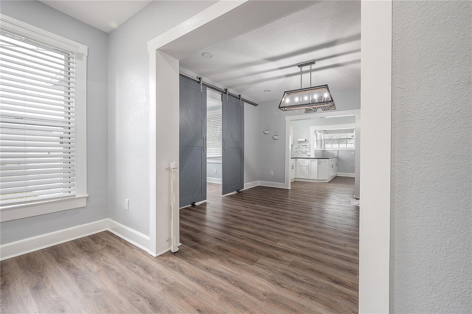 1202 E GIDDENS AVE, TAMPA, FL, 33603