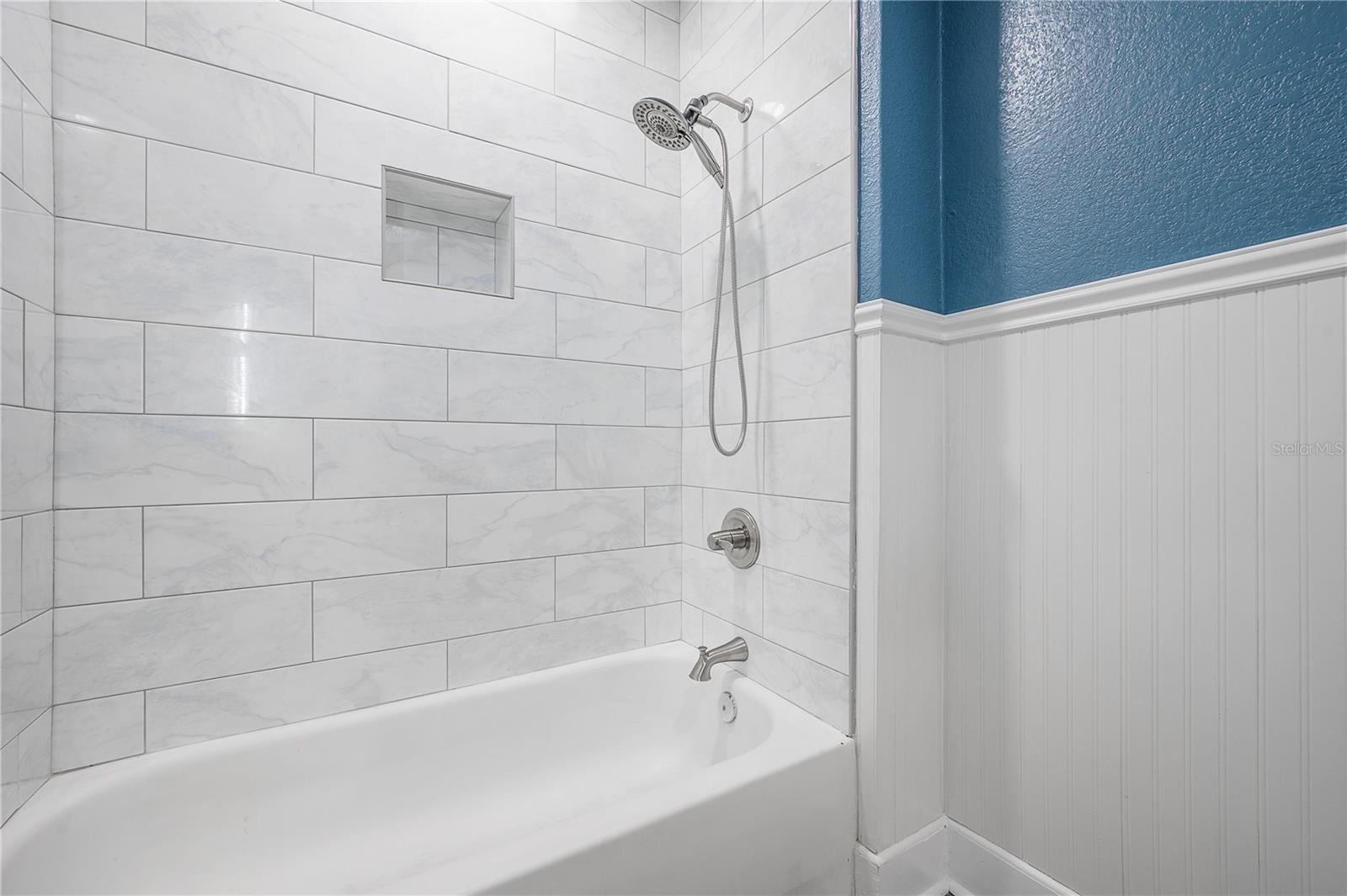 1202 E GIDDENS AVE, TAMPA, FL, 33603