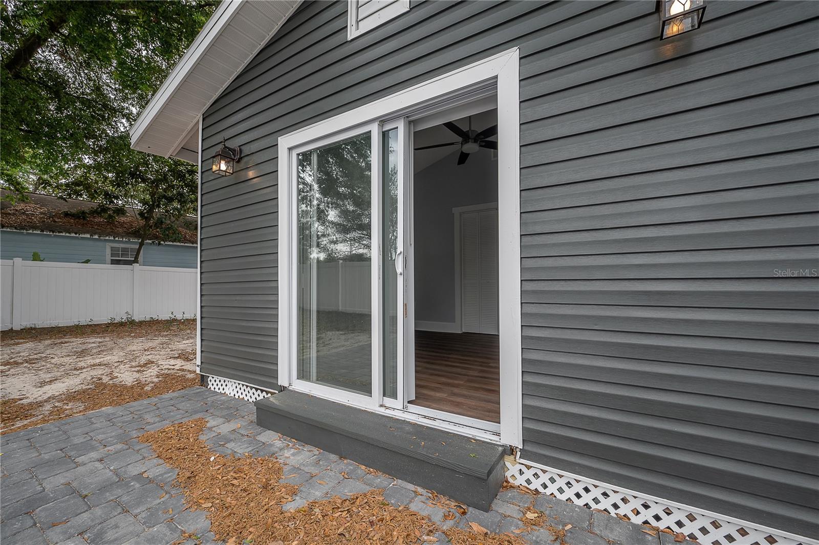 1202 E GIDDENS AVE, TAMPA, FL, 33603