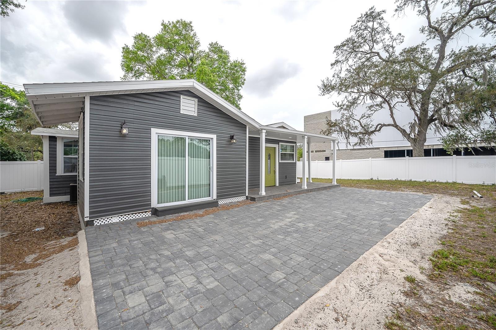 1202 E GIDDENS AVE, TAMPA, FL, 33603