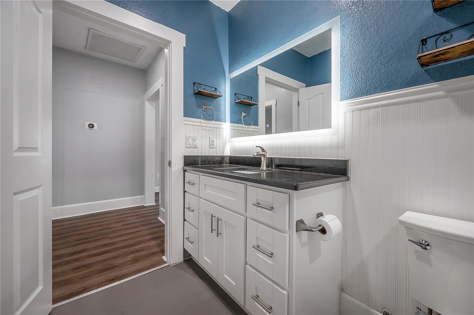 1202 E GIDDENS AVE, TAMPA, FL, 33603