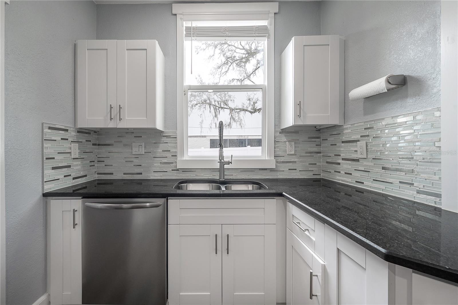 1202 E GIDDENS AVE, TAMPA, FL, 33603