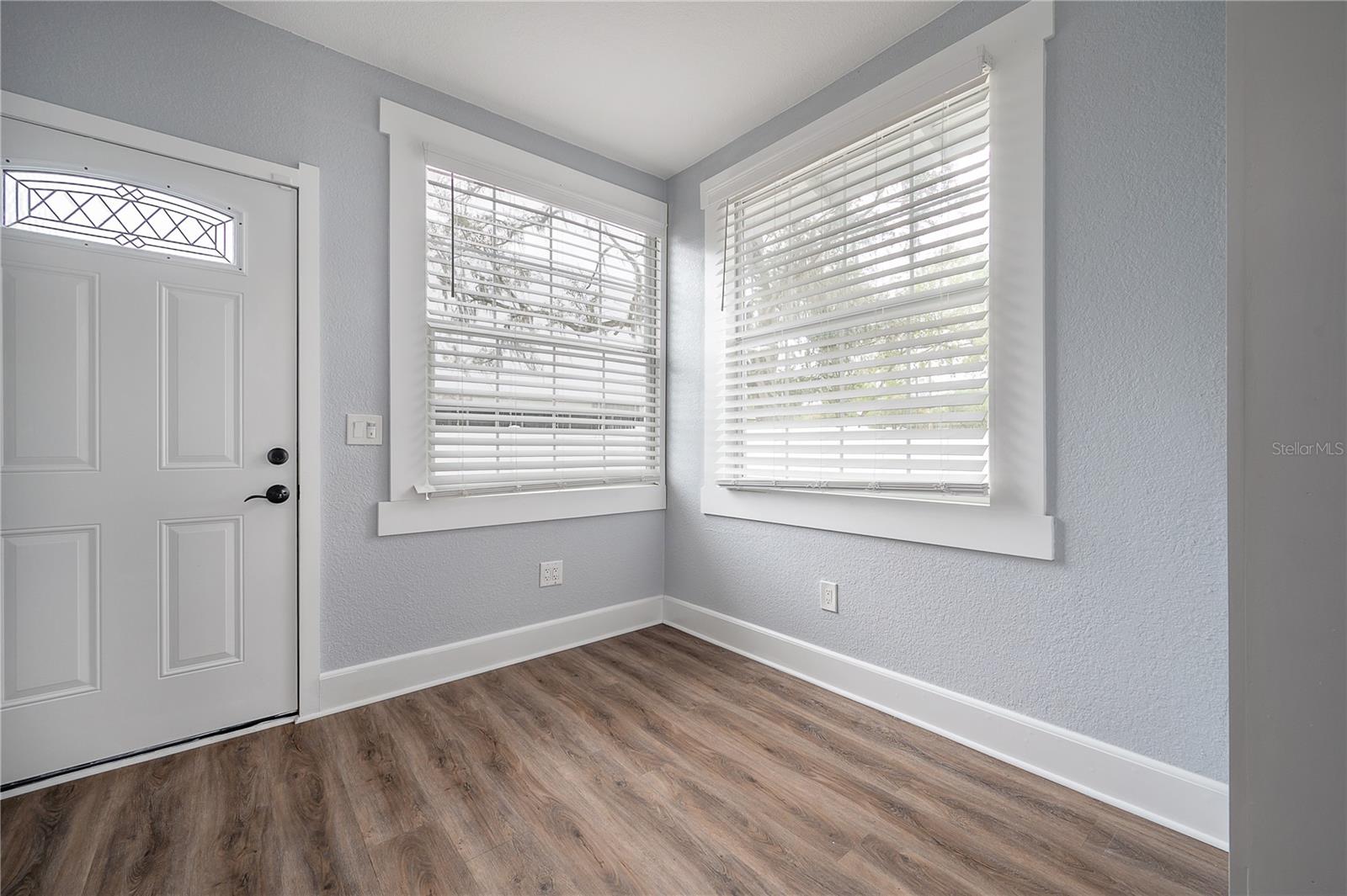 1202 E GIDDENS AVE, TAMPA, FL, 33603